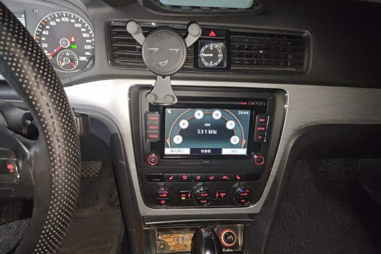 Used Volkswagen Passat 2015 1.8TSI DSG Prestige Edition Audio And AC Panel