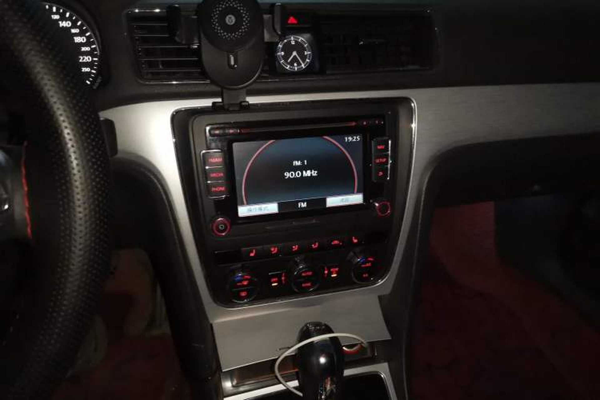 Used Volkswagen Passat 2015 1.8TSI DSG Prestige Edition Audio And AC Panel