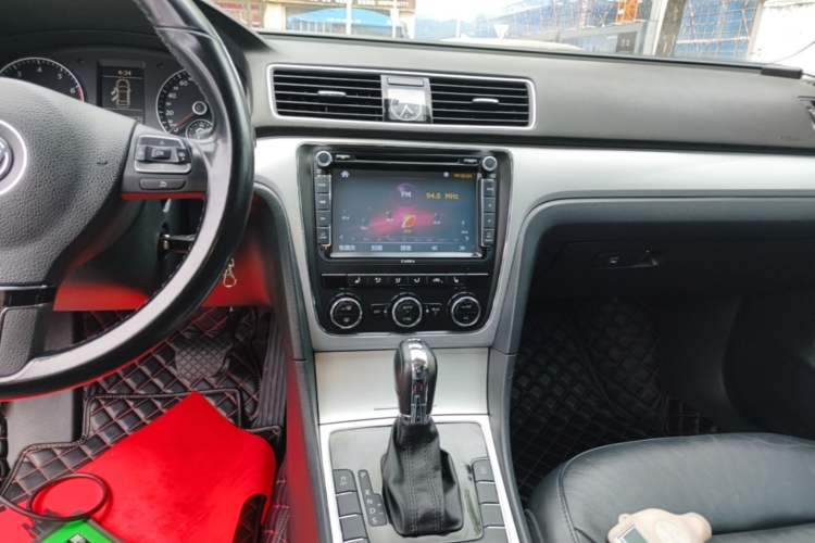 Used Volkswagen Passat 2015 1.8TSI DSG Prestige Edition Audio And AC Panel