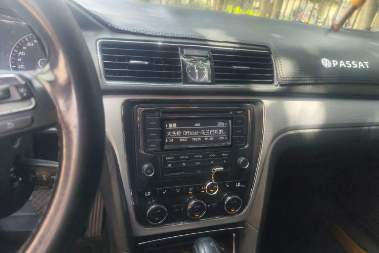 Used Volkswagen Passat 2015 1.4TSI DSG Prestige Edition Audio And AC Panel