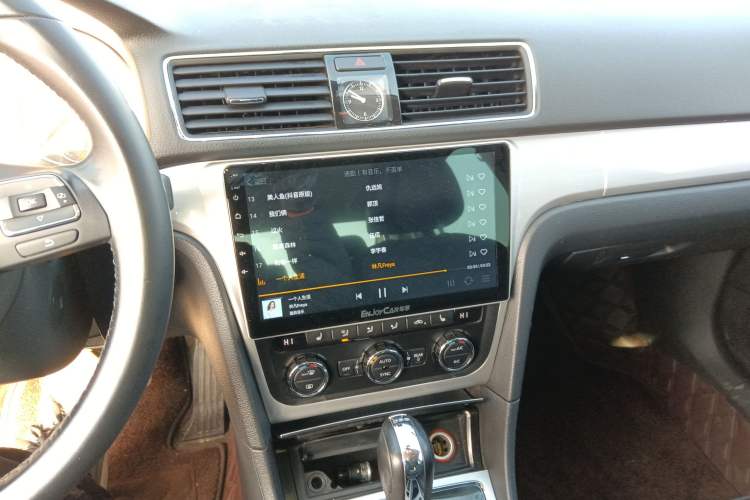 Used Volkswagen Passat 2015 1.8TSI DSG Prestige Edition Audio And AC Panel