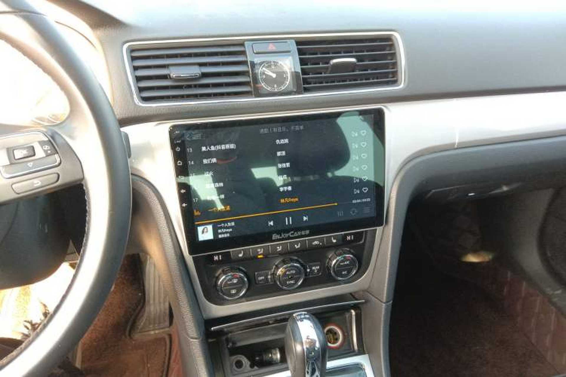 Used Volkswagen Passat 2015 1.8TSI DSG Prestige Edition Audio And AC Panel