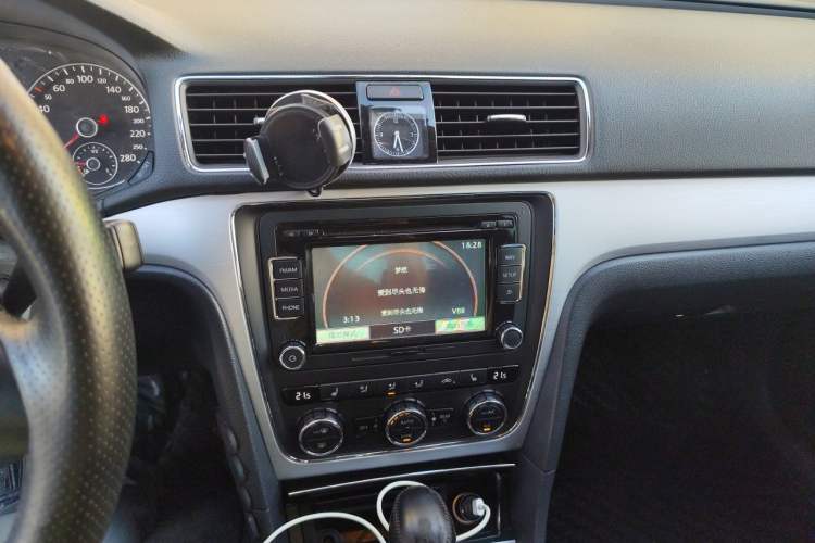Used Volkswagen Passat 2015 2.0 TSI DSG Prestige Edition Audio And AC Panel