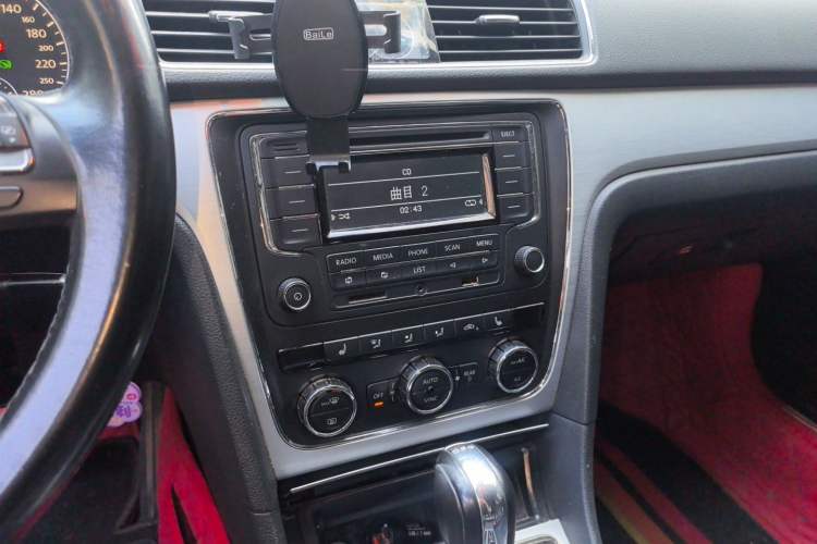 Used Volkswagen Passat 2015 1.4TSI DSG Prestige Edition Audio And AC Panel