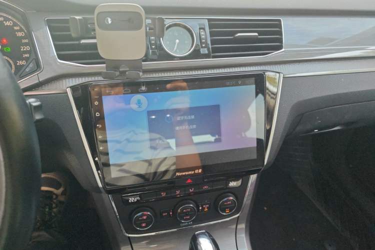 Used Volkswagen Passat 2015 1.8TSI Automatic Prestige Edition Audio And AC Panel