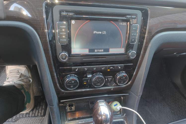 Used Volkswagen Passat 2015 1.8TSI DSG Ultimate Edition Audio And AC Panel
