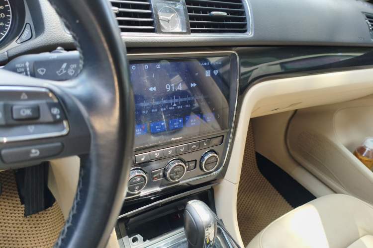 Used Volkswagen Passat 2015 1.8TSI DSG Prestige Edition Audio And AC Panel