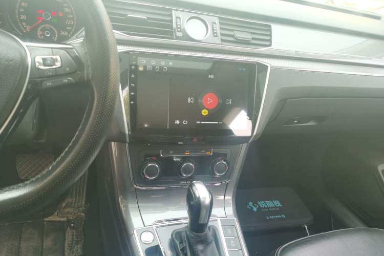 Used Volkswagen Passat  Audio And AC Panel