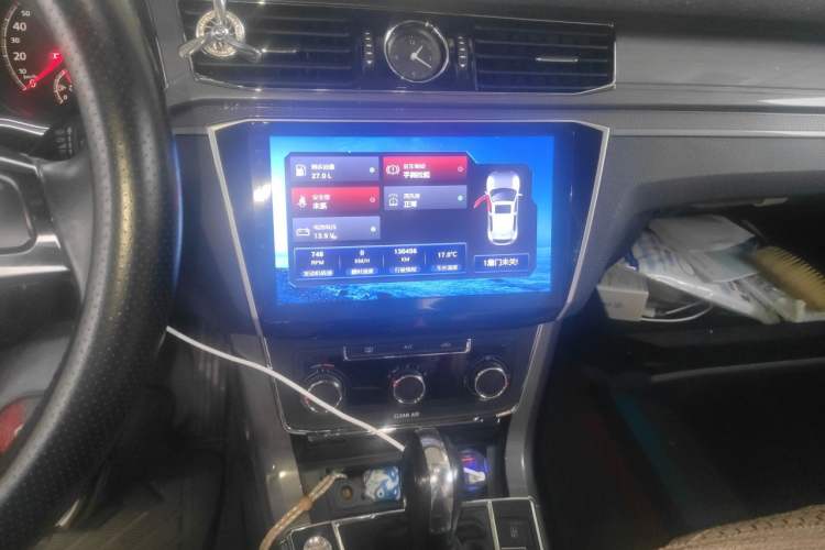 Used Volkswagen Passat 2015 1.8TSI DSG Luxury Edition Audio And AC Panel