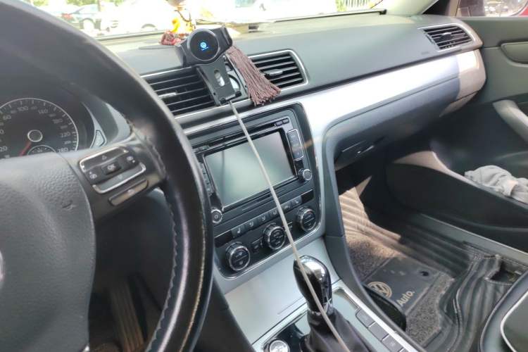 Used Volkswagen Passat 2015 1.8TSI DSG Prestige Edition Audio And AC Panel