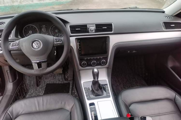 Used Volkswagen Passat 2015 1.8TSI DSG Prestige Edition Center Console
