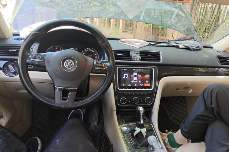 Used Volkswagen Passat 2015 1.8TSI DSG Prestige Edition Center Console