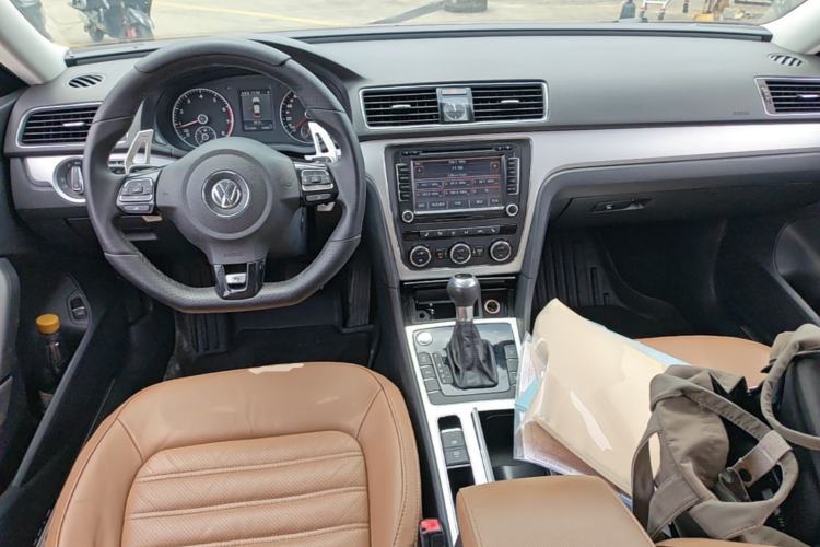 Used Volkswagen Passat 2015 2.0 TSI DSG Prestige Edition Center Console