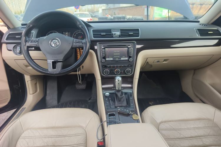 Used Volkswagen Passat 2015 1.8TSI DSG Prestige Edition Center Console