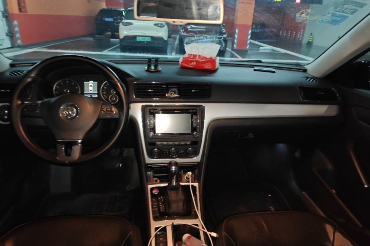 Used Volkswagen Passat 2015 1.8TSI DSG Prestige Edition Center Console