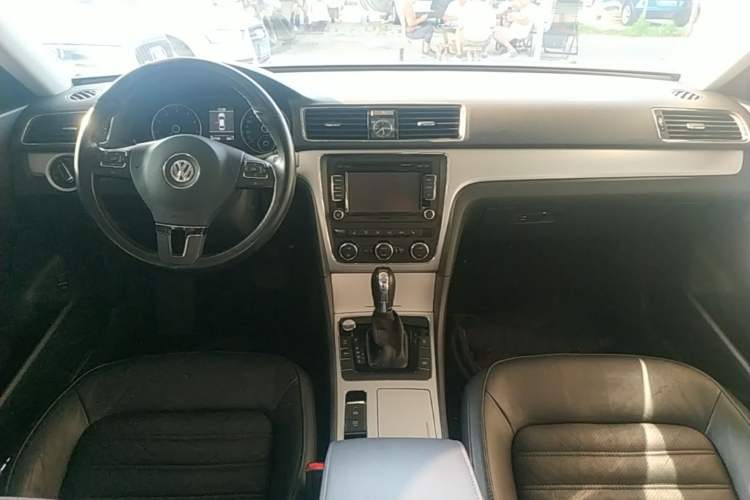 Used Volkswagen Passat 2015 1.8TSI DSG Prestige Edition Center Console