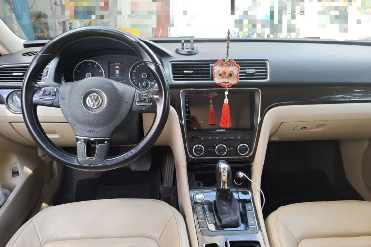 Used Volkswagen Passat 2015 2.0 TSI DSG Prestige Edition Center Console