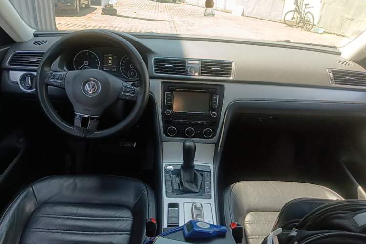 Used Volkswagen Passat 2015 1.8TSI DSG Prestige Edition Center Console