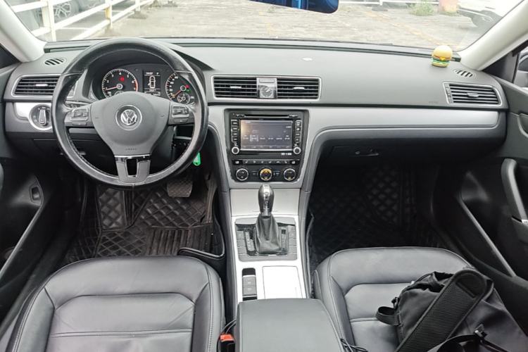 Used Volkswagen Passat 2015 1.8TSI DSG Prestige Edition Center Console