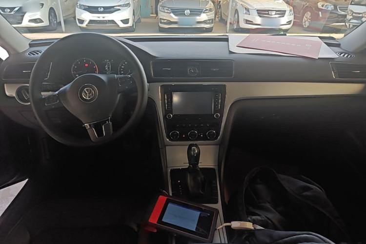 Used Volkswagen Passat 2015 1.8TSI DSG Prestige Edition Center Console