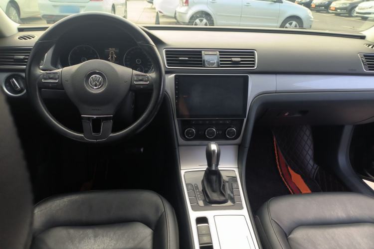 Used Volkswagen Passat 2015 1.8TSI DSG Prestige Edition Center Console