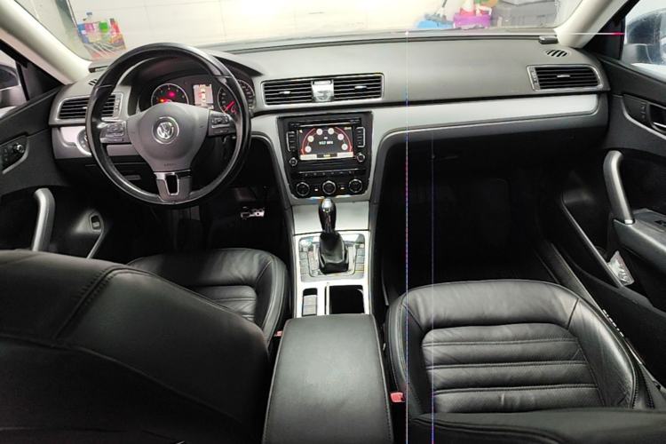 Used Volkswagen Passat 2015 1.8TSI DSG Prestige Edition Center Console