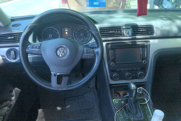 Used Volkswagen Passat 2015 1.8TSI DSG Prestige Edition Center Console