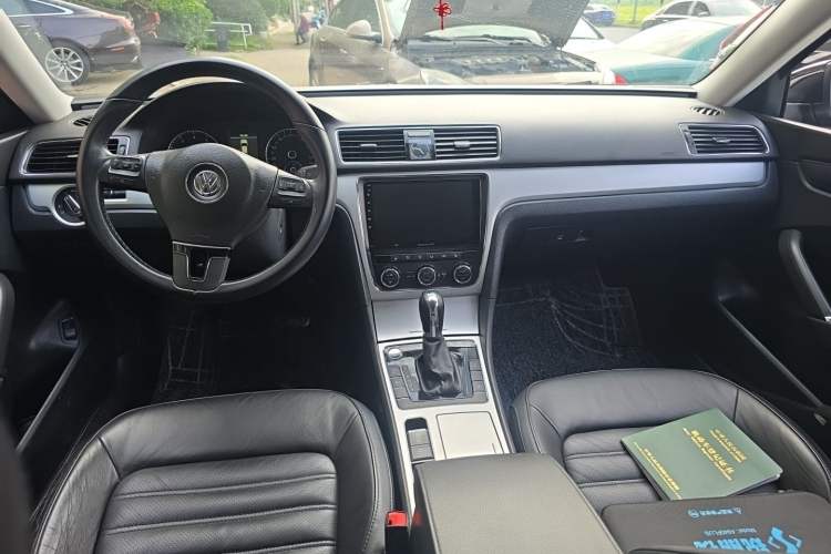 Used Volkswagen Passat 2015 1.8TSI DSG Prestige Edition Center Console