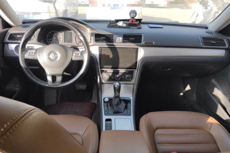 Used Volkswagen Passat 2015 1.8TSI DSG Prestige Edition Center Console