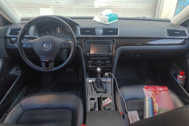 Used Volkswagen Passat 2015 1.8TSI DSG Ultimate Edition Center Console