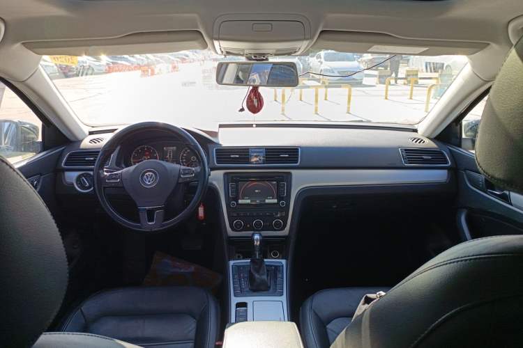 Used Volkswagen Passat 2015 1.8TSI DSG Prestige Edition Center Console