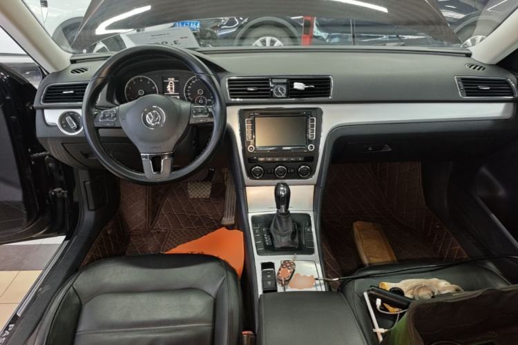 Used Volkswagen Passat 2015 1.8TSI DSG Prestige Edition Center Console