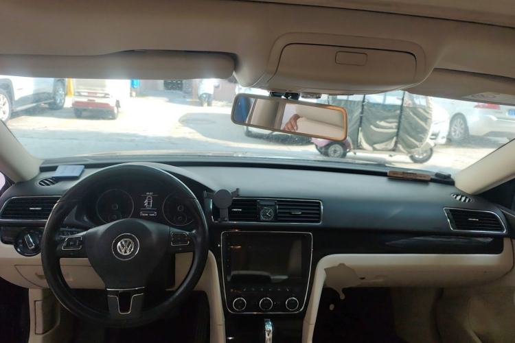 Used Volkswagen Passat 2015 1.8TSI DSG Prestige Edition Center Console