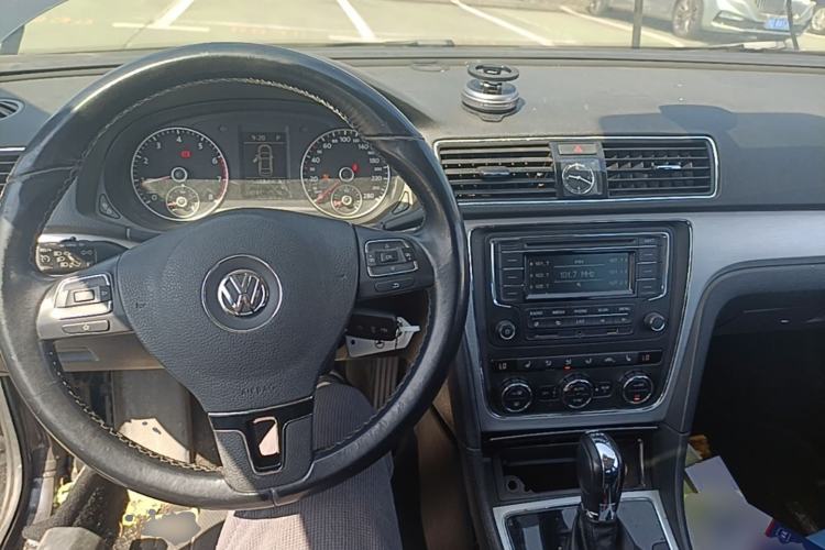 Used Volkswagen Passat 2015 1.8TSI DSG Prestige Edition Center Console