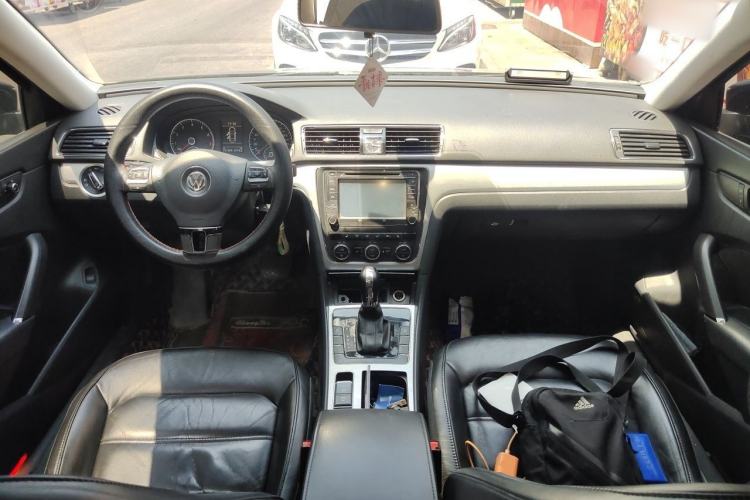 Used Volkswagen Passat 2015 1.8TSI DSG Prestige Edition Center Console
