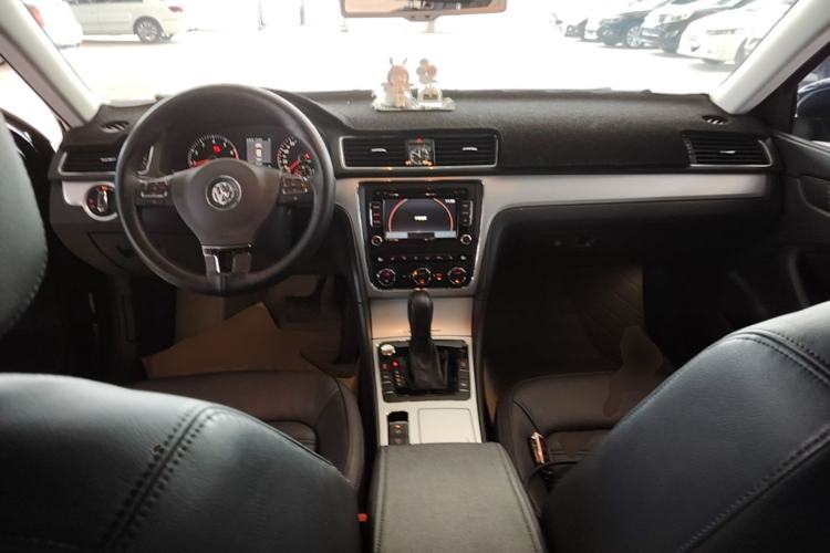 Used Volkswagen Passat 2015 1.8TSI DSG Prestige Edition Center Console