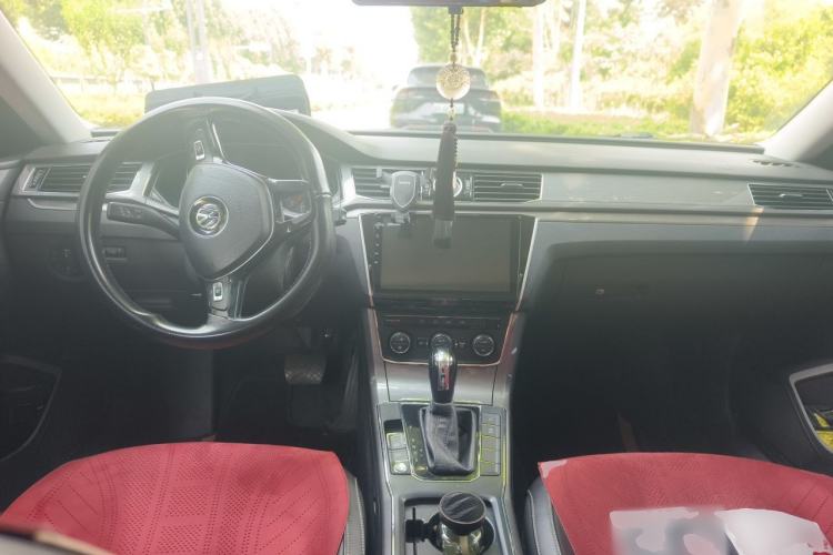 Used Volkswagen Passat 2015 1.8TSI DSG Prestige Edition Center Console