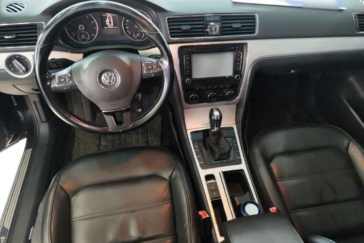 Used Volkswagen Passat 2015 1.8TSI DSG Prestige Edition Center Console