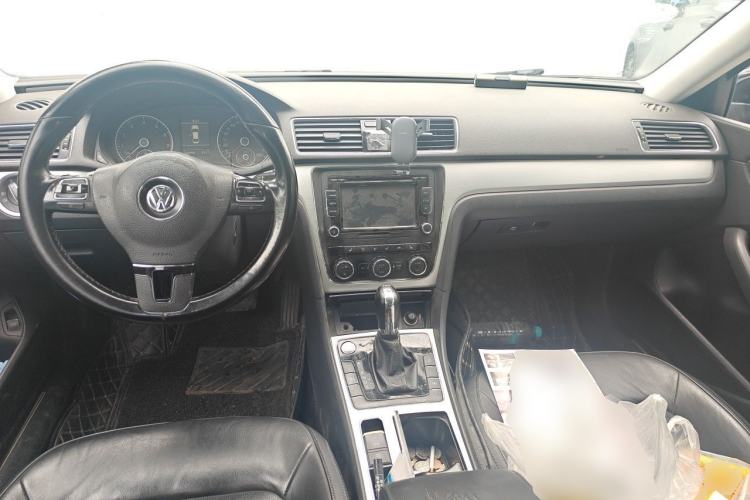 Used Volkswagen Passat 2015 1.8TSI DSG Prestige Edition Center Console