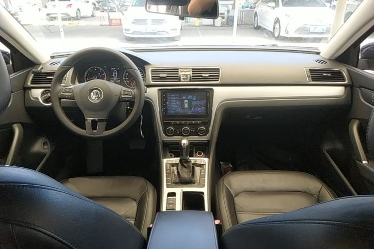 Used Volkswagen Passat 2015 1.8TSI DSG Prestige Edition Center Console