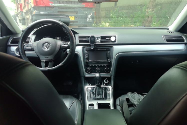 Used Volkswagen Passat 2015 1.8TSI DSG Prestige Edition Center Console