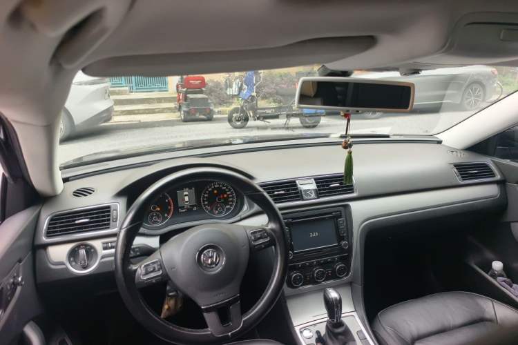 Used Volkswagen Passat 2015 1.8TSI DSG Prestige Edition Center Console