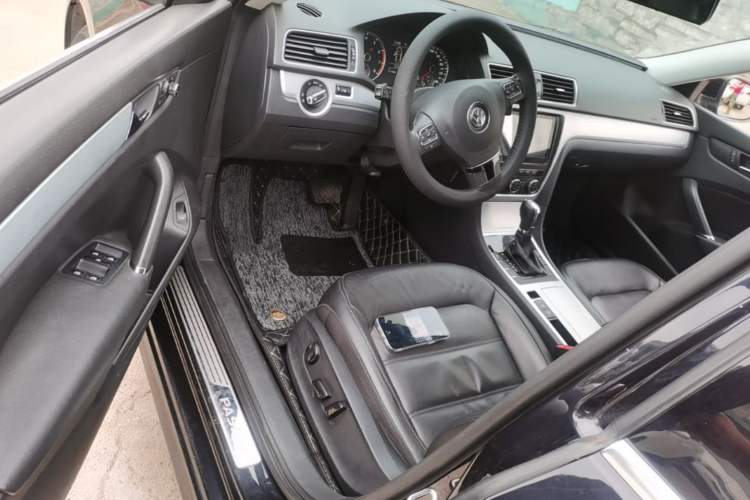 Used Volkswagen Passat 2015 1.8TSI DSG Prestige Edition Driver Seat