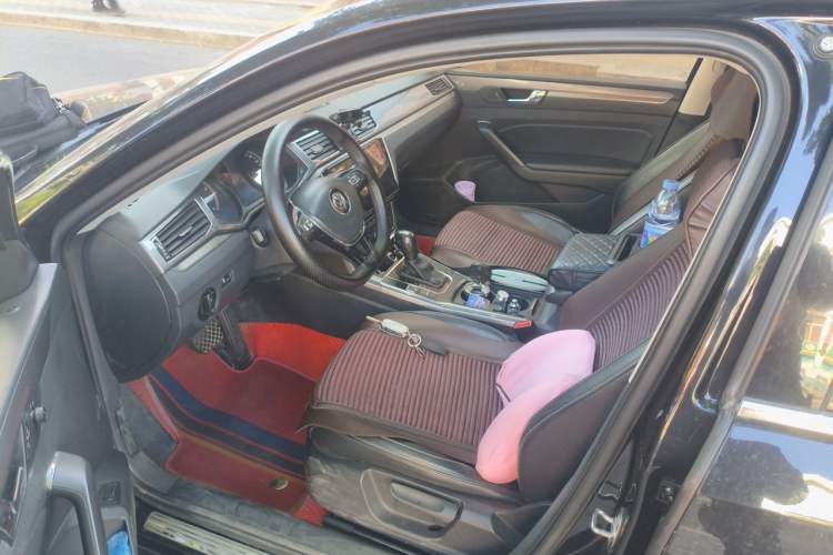 Used Volkswagen Passat 2015 1.8TSI DSG Luxury Edition Driver Seat