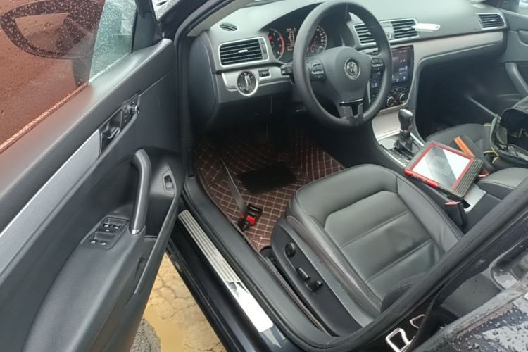 Used Volkswagen Passat 2015 1.8TSI DSG Prestige Edition Driver Seat