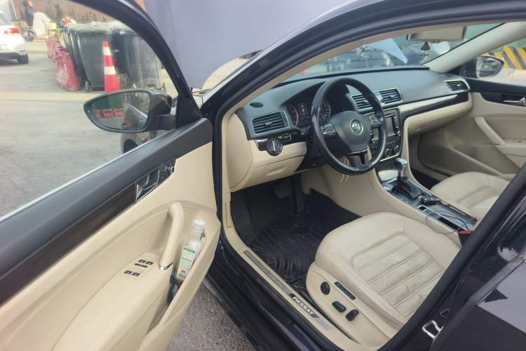 Used Volkswagen Passat 2015 1.8TSI DSG Prestige Edition Driver Seat