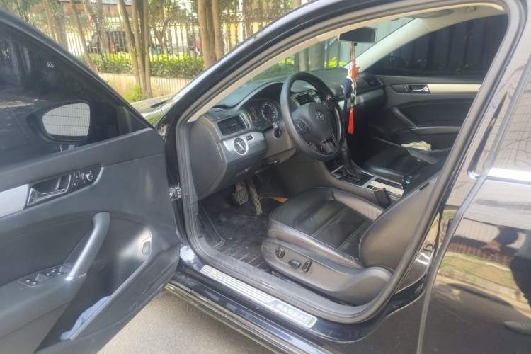 Used Volkswagen Passat 2015 1.4TSI DSG Prestige Edition Driver Seat