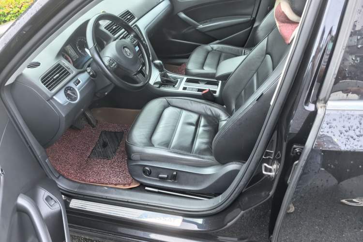 Used Volkswagen Passat 2015 1.8TSI DSG Prestige Edition Driver Seat