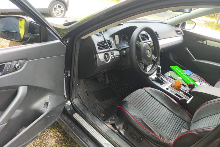 Used Volkswagen Passat 2015 1.8TSI DSG Prestige Edition Driver Seat