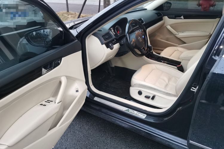 Used Volkswagen Passat 2015 1.8TSI DSG Prestige Edition Driver Seat